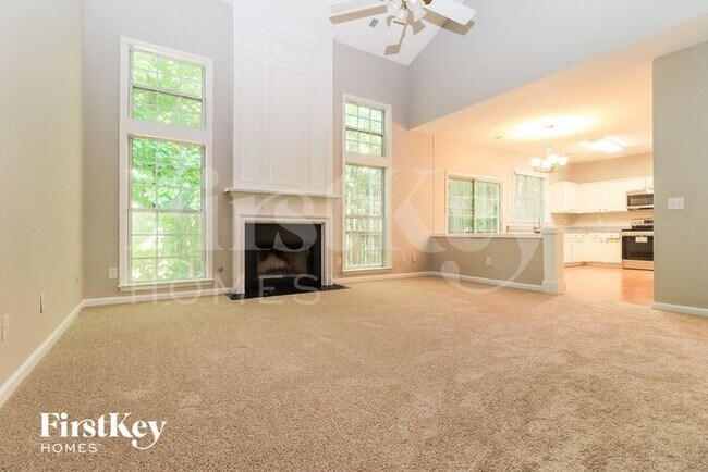 Building Photo - 4006 Maple Ridge Ln NW