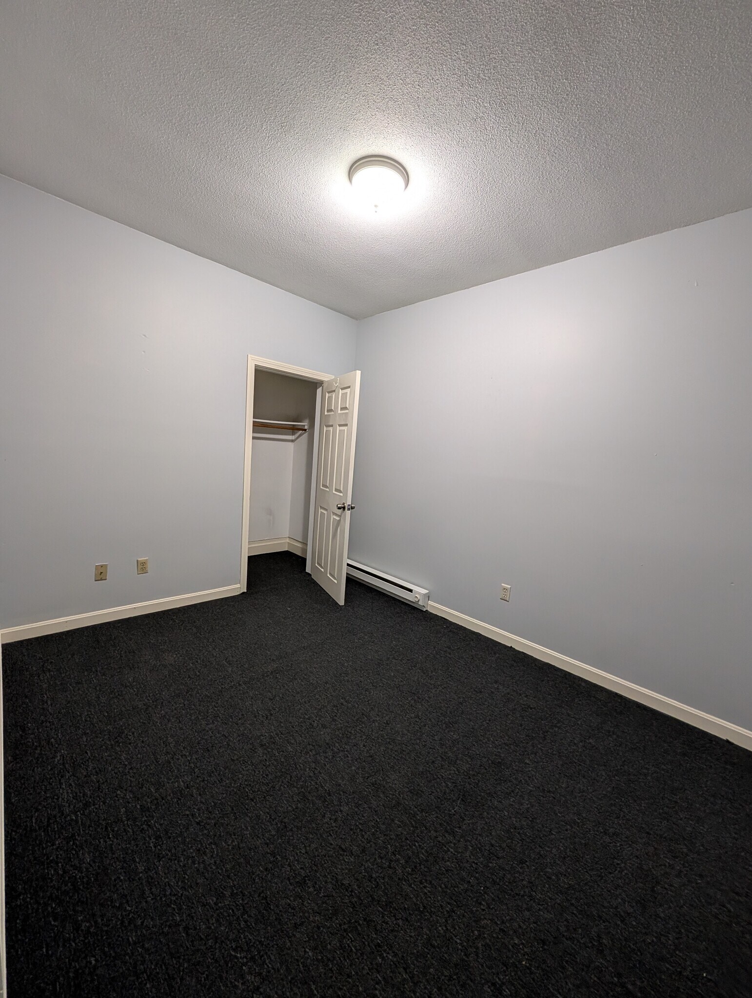 Building Photo - 56 Elm St