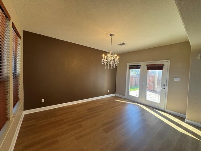 Building Photo - 500 Springbrook Rd