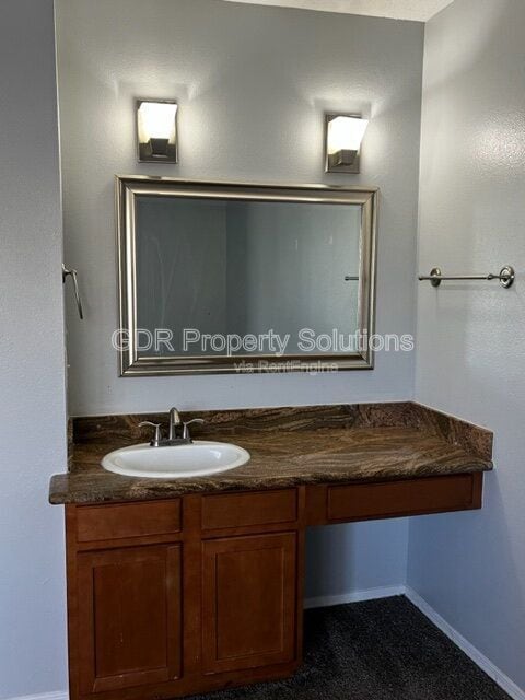 Building Photo - 706 Fruit Ave NW