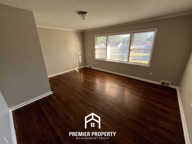 Building Photo - 1624 Nellie Rd