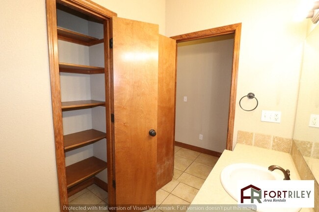 Building Photo - Gorgeous Home for Rent!