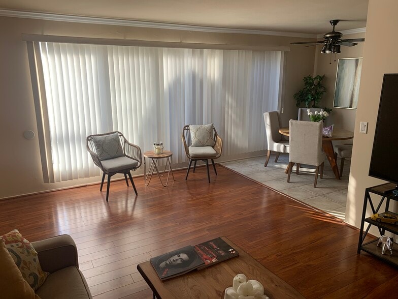 Building Photo - 1221 S Sherbourne Dr