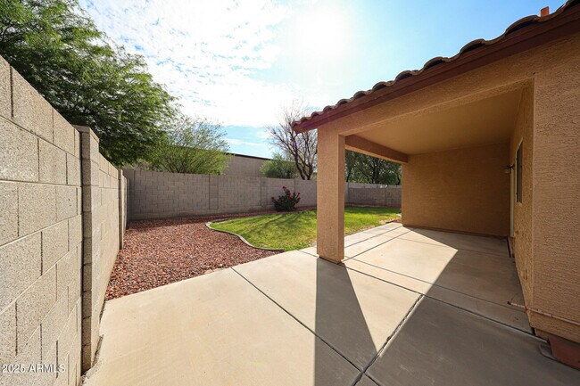 Building Photo - 8442 W Mary Ann Dr