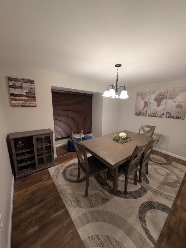 Building Photo - 456 Willow Ct