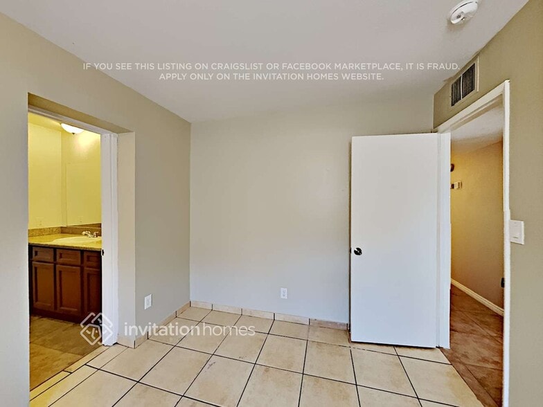 Building Photo - 2226 W Sierra St