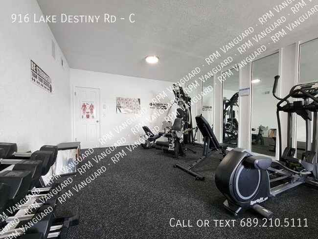 Building Photo - 916 Lake Destiny Rd