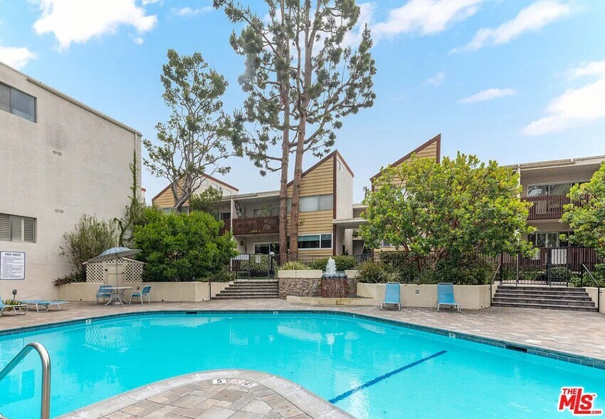 Building Photo - 5950 Canterbury Dr