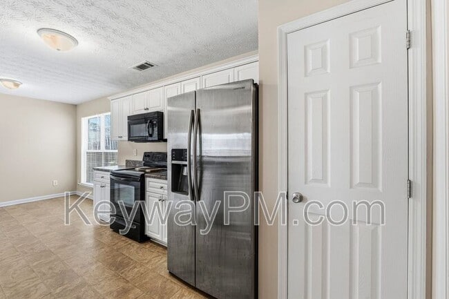 Building Photo - 296 High Meadows Cir