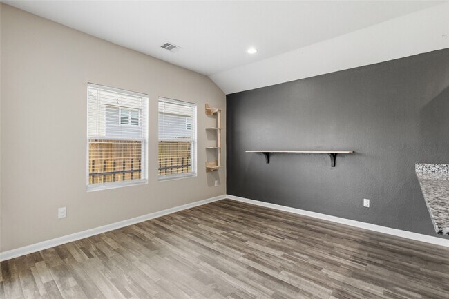 Building Photo - 111 Bering Dr