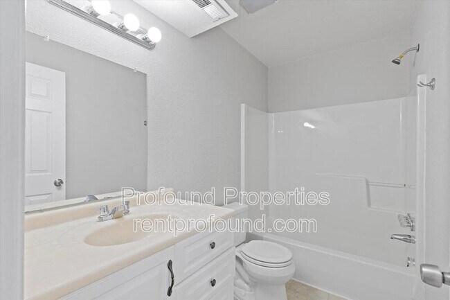 Building Photo - 7533 SW Applegate Dr