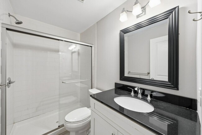 Building Photo - 1942