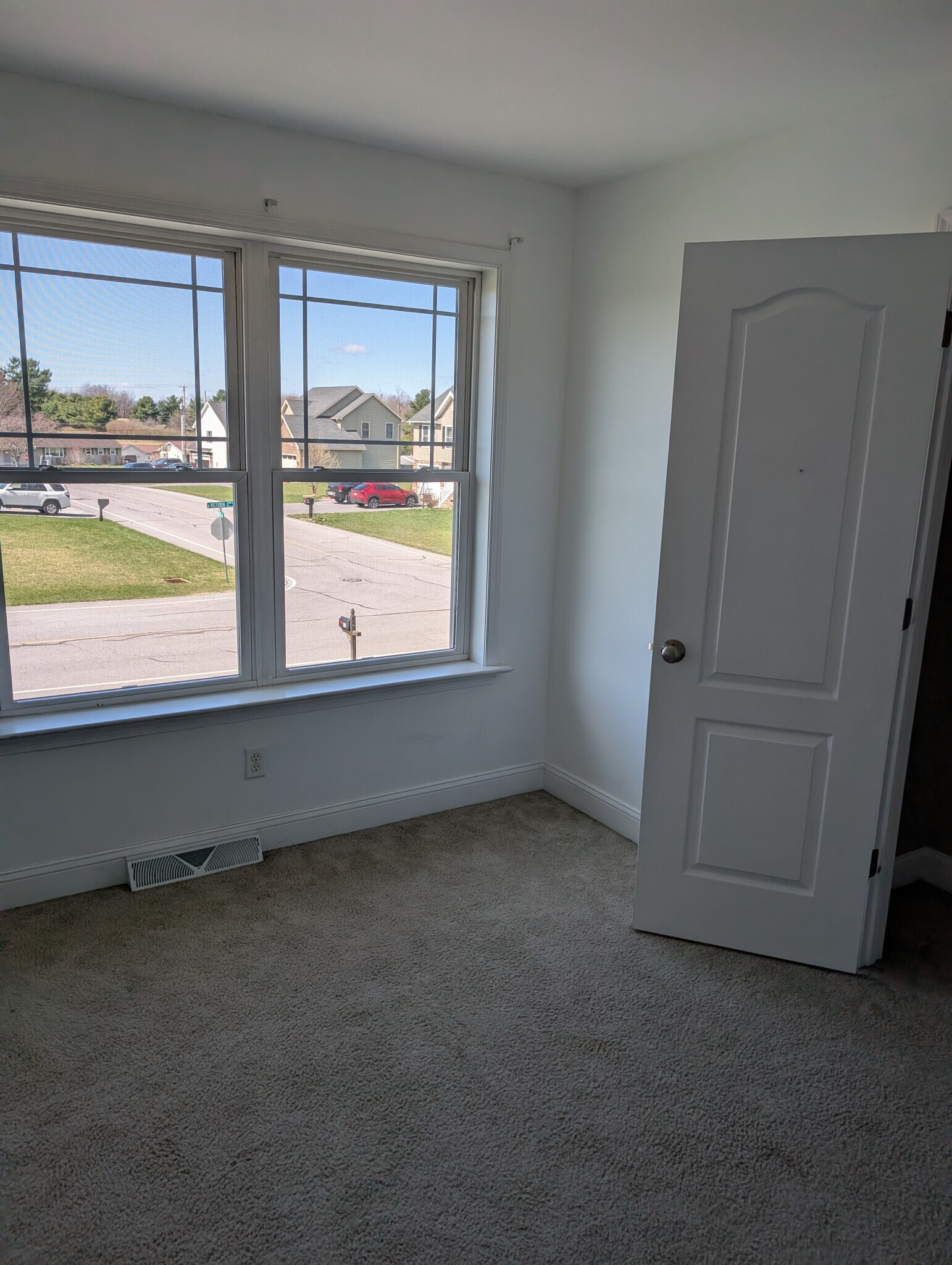 Building Photo - 17 Victoria Ct