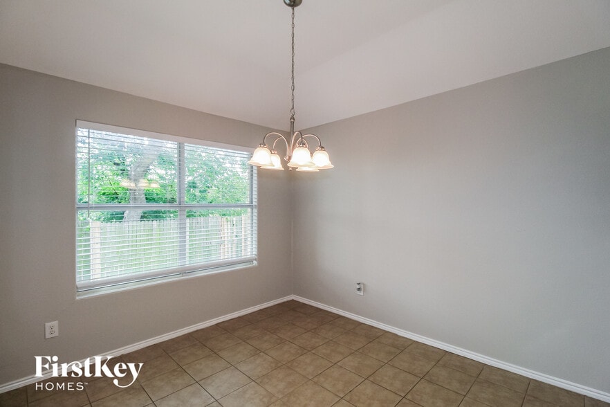 Building Photo - 1450 Waldrop Dr