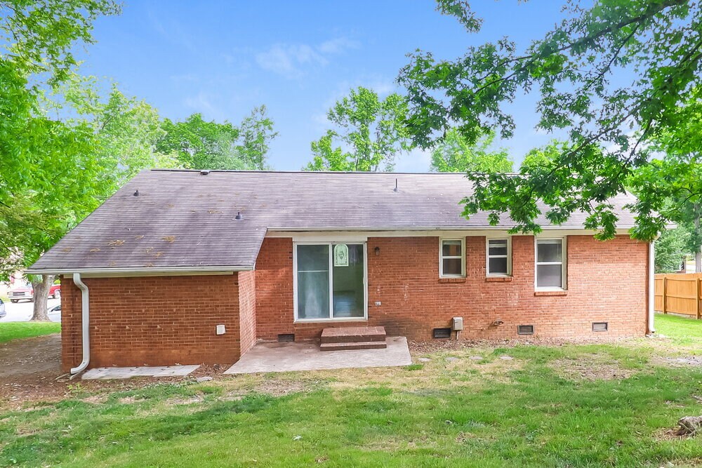 Building Photo - 511 Derrydowne Dr