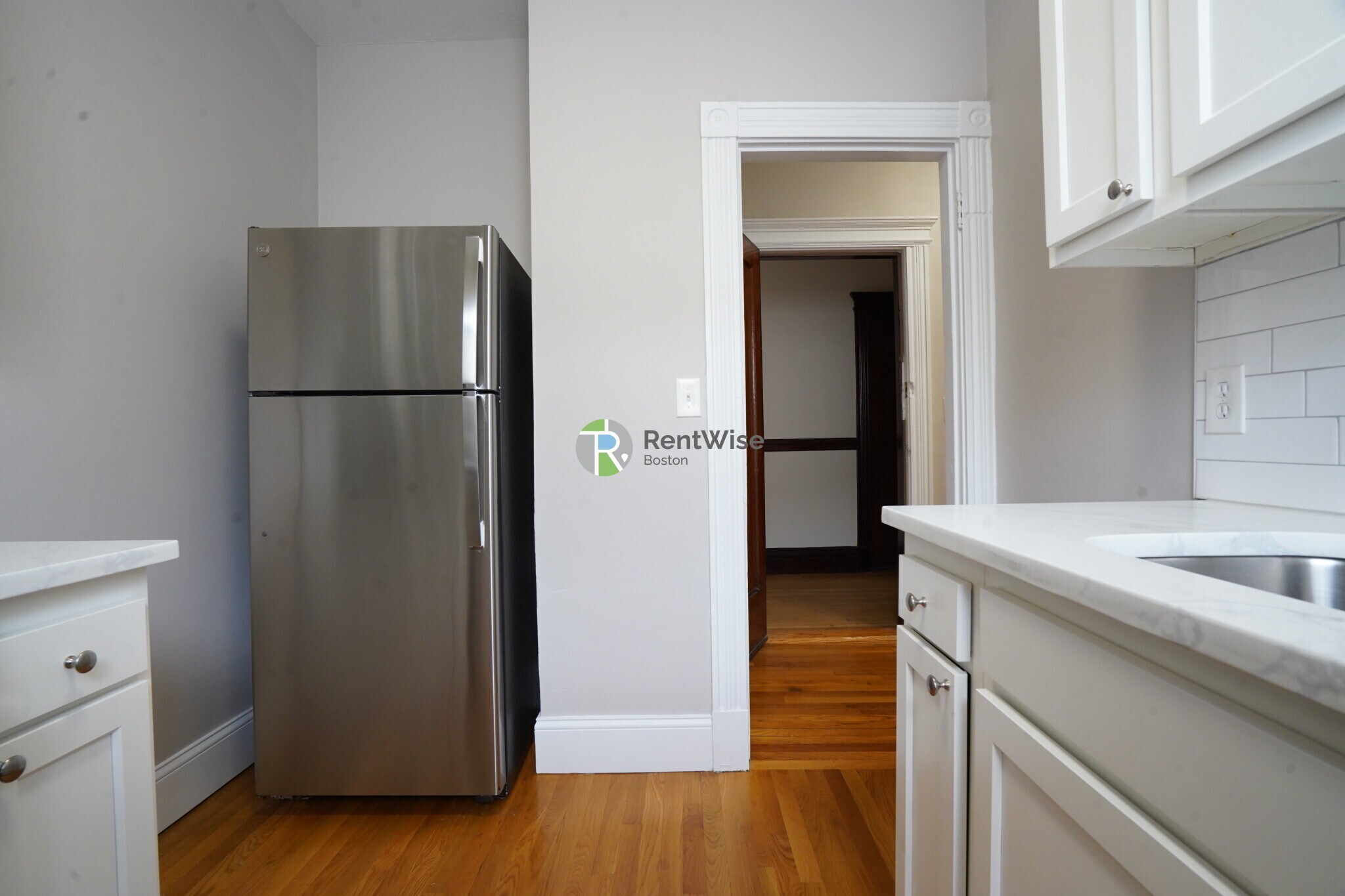 Building Photo - 76 Gordon St