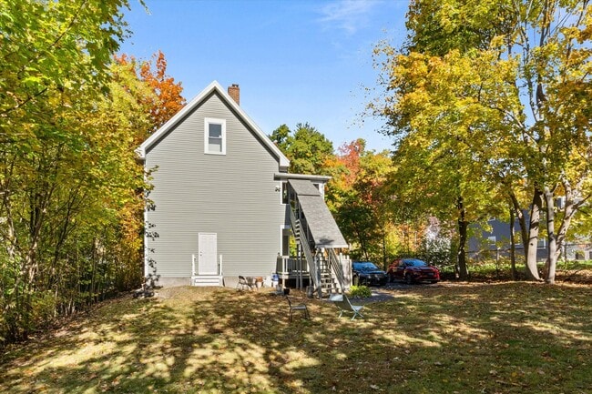 Building Photo - 113 Warren St