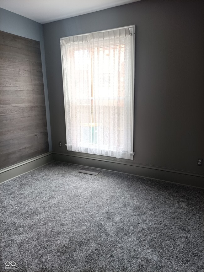 Building Photo - 404 W North St