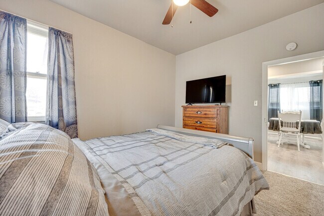 Building Photo - 744 E Cucharras St