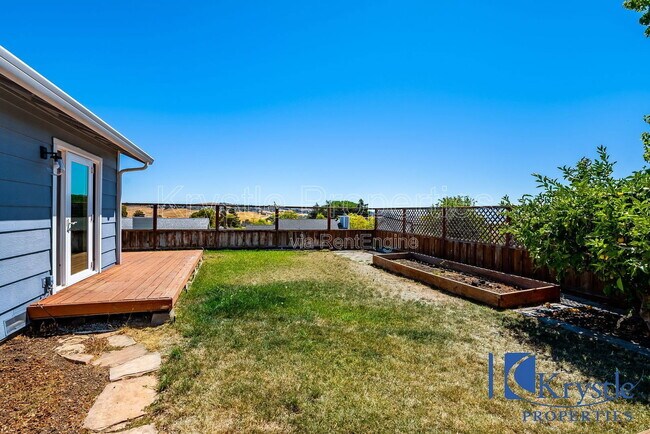 Building Photo - 530 N Regatta Dr