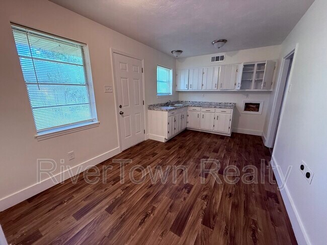 Building Photo - 4867 Haleville Rd