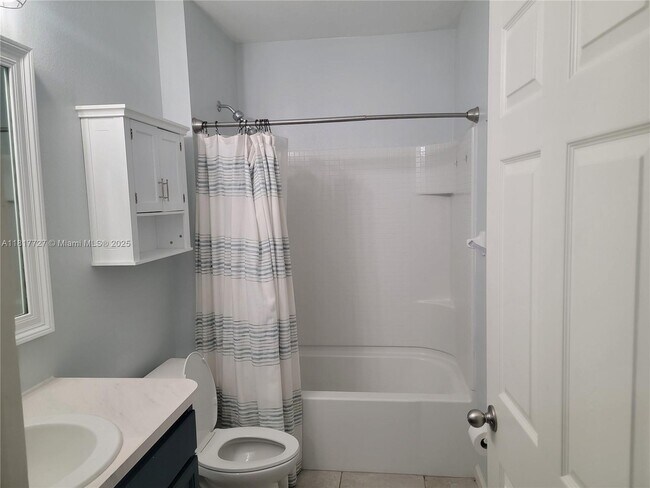 Building Photo - 3281 Roxbury Pl SW