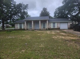 Building Photo - 4395 Creighton Rd