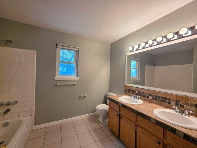 Building Photo - 7819 Hearthstone Cir