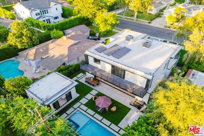 Building Photo - 5141 Varna Ave