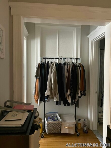 Building Photo - 33 Highgate St