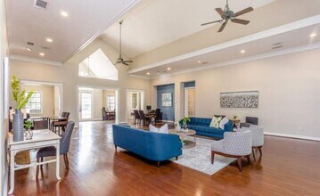 Building Photo - 2 bedroom in Houston TX 77056