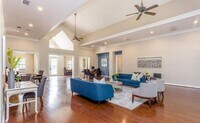Building Photo - 2 bedroom in Houston TX 77056