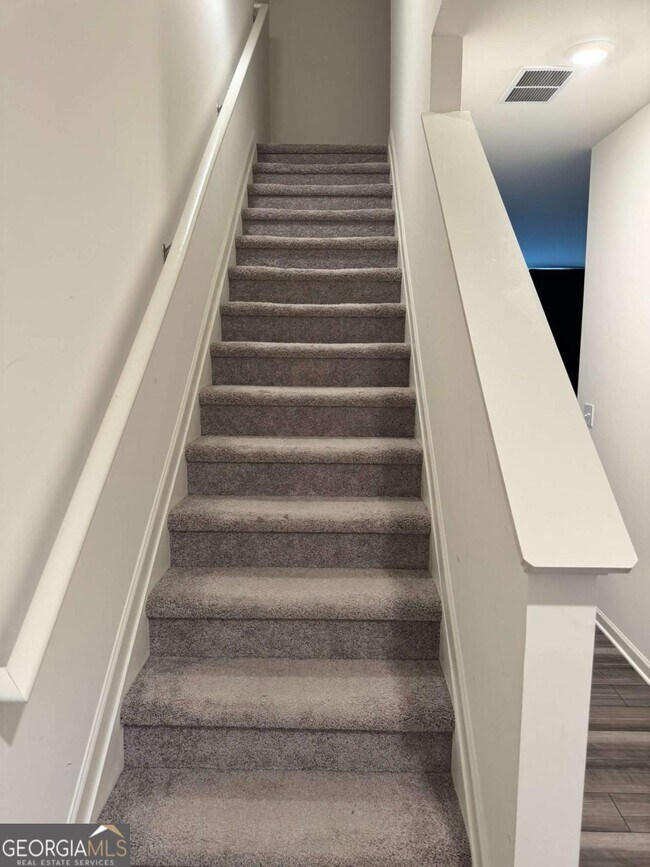 Building Photo - 536 Magnolia Cir