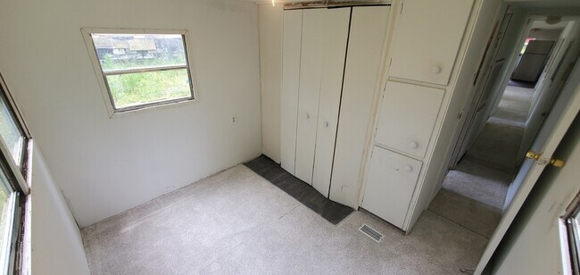 Building Photo - Liberty Church MHC