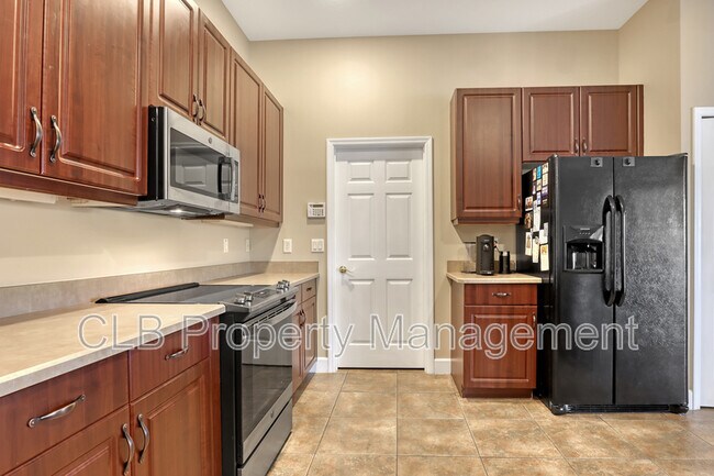 Building Photo - 6808 Amici Ct