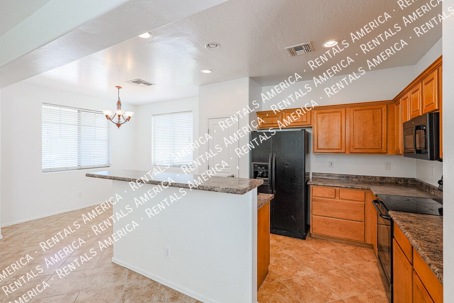 Building Photo - 591 S Buena Vista Ct