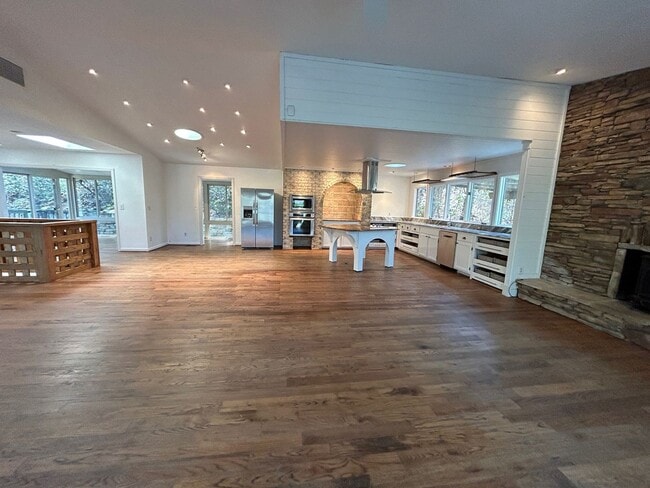 Building Photo - Central AVL - Large Custom Built Home with...
