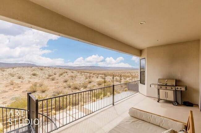 Building Photo - Beautiful 6 Bedroom 4.5 Bathroom Home in D...