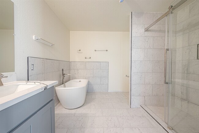 Building Photo - 19839 Rustic Lake Ln