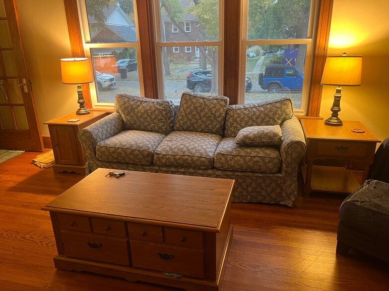 Living room - 711 W Ohio St