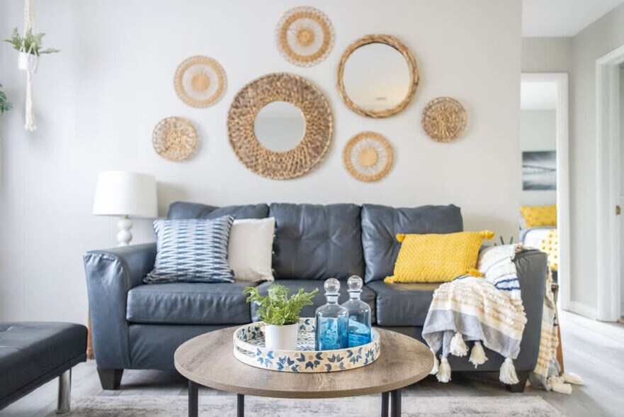 Building Photo - 19229 Pierce Dr