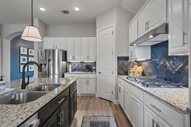 Building Photo - 4945 Strada Dr