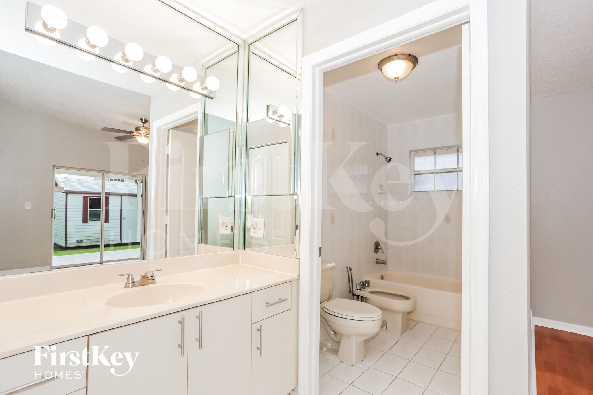 Building Photo - 15565 SW 138th Ave