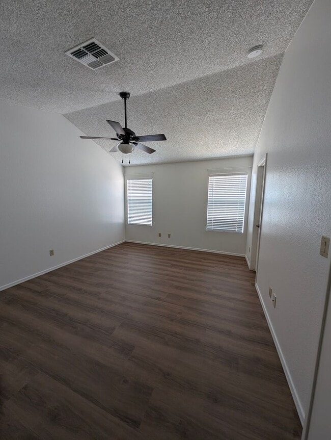 Building Photo - AVAILABLE NOW IN KYRENE AREA OF CHANDLER!!!