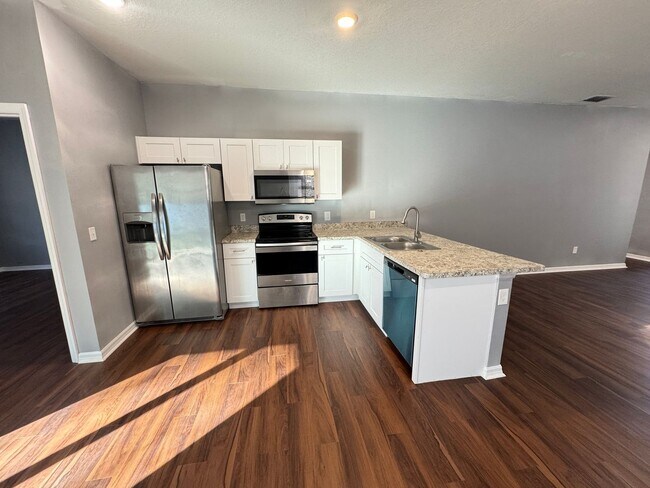 Building Photo - Start Fresh in a New 3BD/2BA Home Built for the Way You Live in Oviedo! WASHER & DRYER INCLUDED! ...