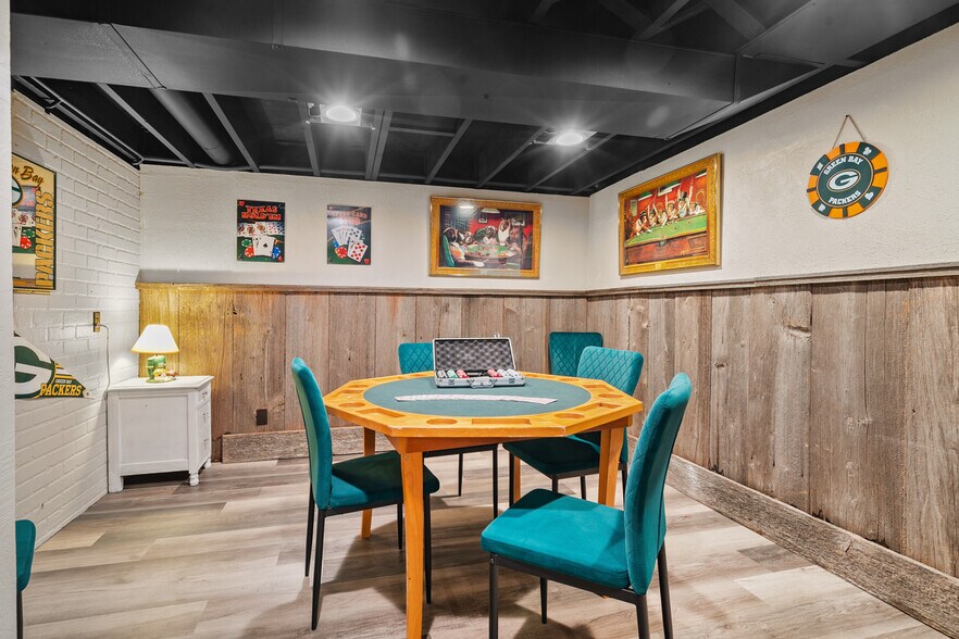 Building Photo - 1077 Liberty St