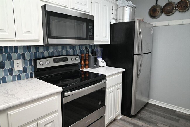 Building Photo - 5216 Brookwood Dr