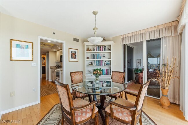 Building Photo - 6361 Pelican Bay Blvd