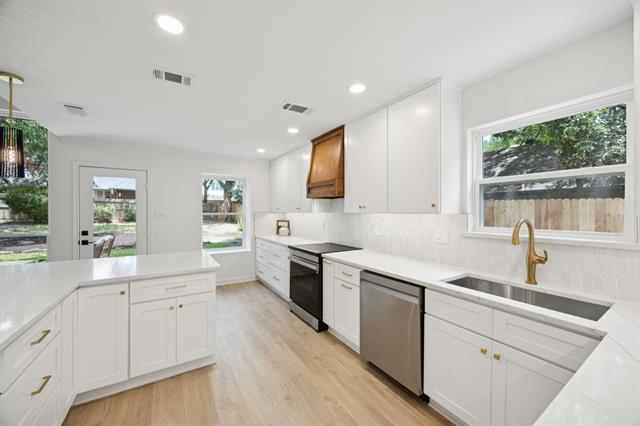 Building Photo - 2417 Cornell Dr