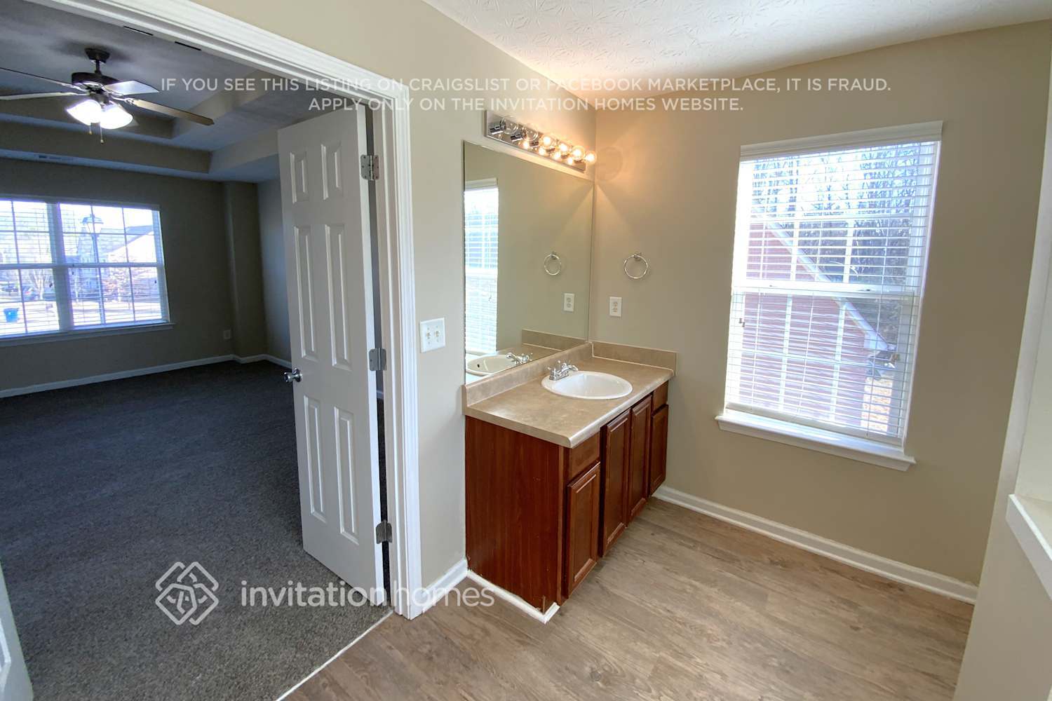 Building Photo - 937 Parkside Pl Ave